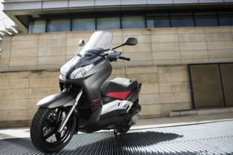 Новий скутер Yamaha Black X-Max 125/250 2009